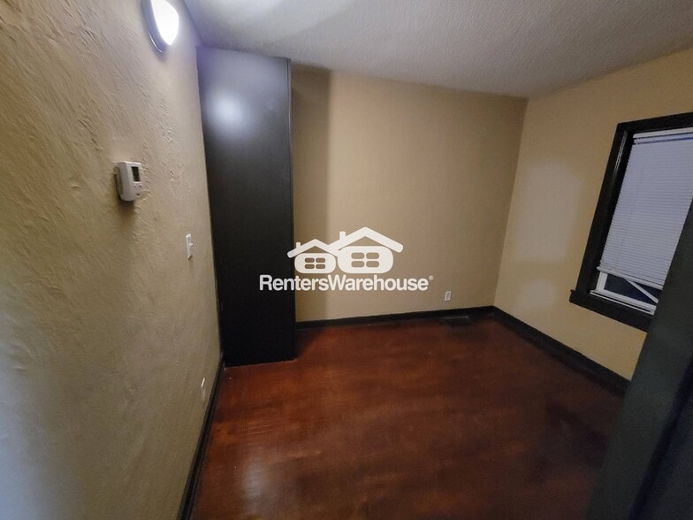 Building Photo - 403 N Dewey St