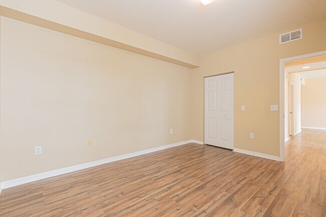 Building Photo - Ground-Level Condo Rental In Premier Community!