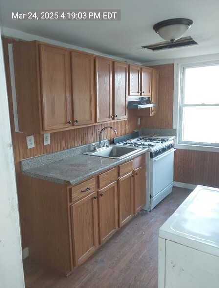 Building Photo - 2713 Round Rd