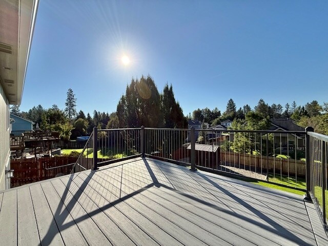 Building Photo - 814 E Country Hill Ct