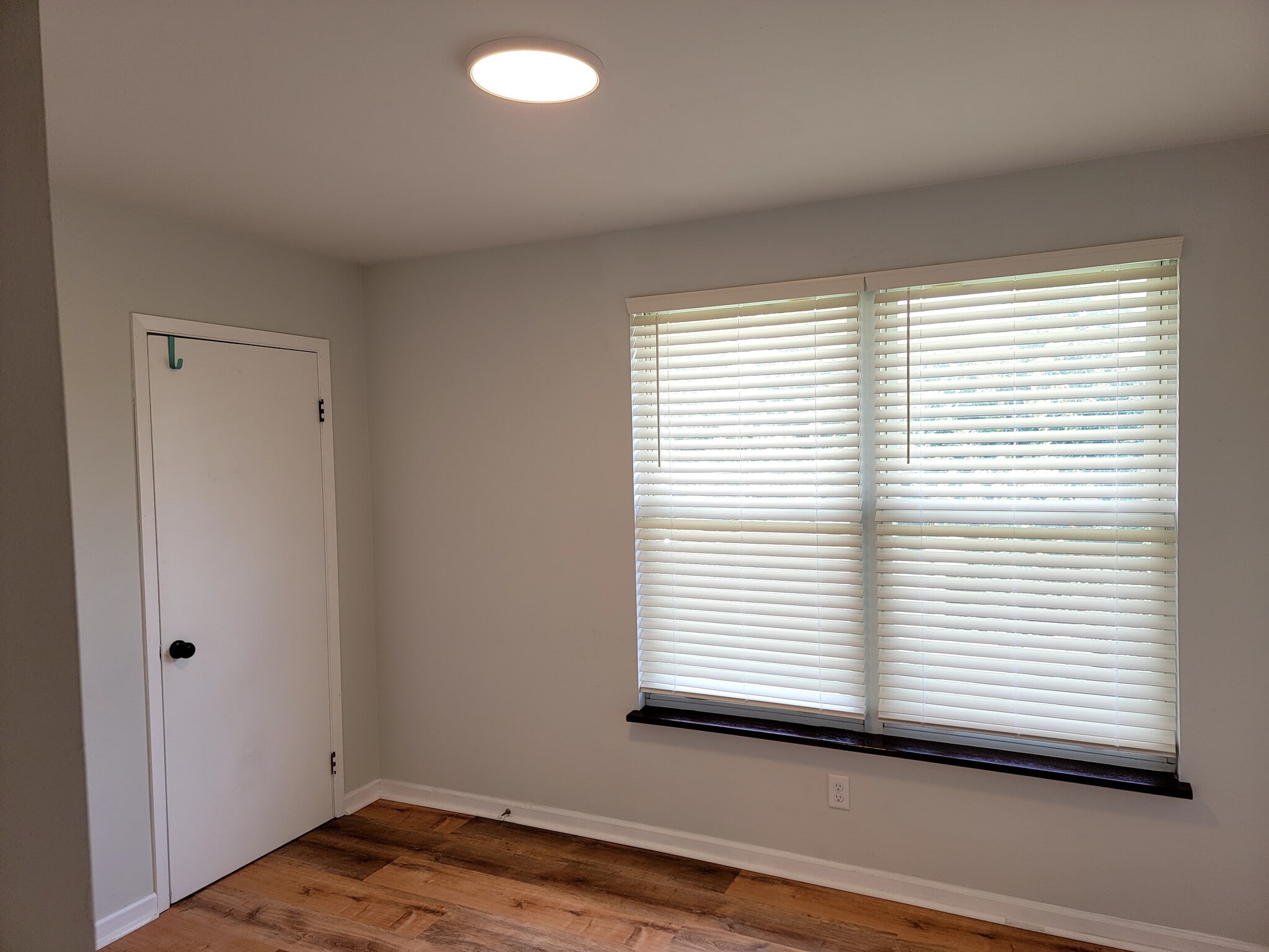 Building Photo - 5537 Holly Hills Ave