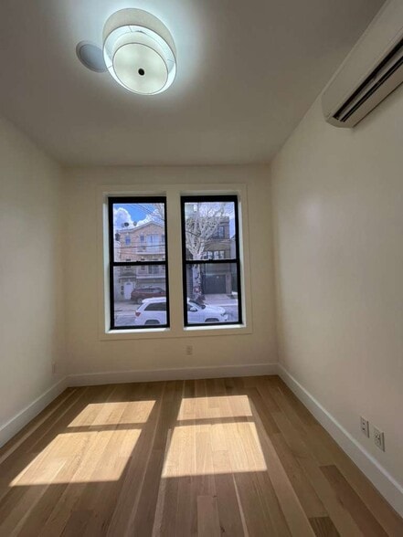 Building Photo - 51 Grace St