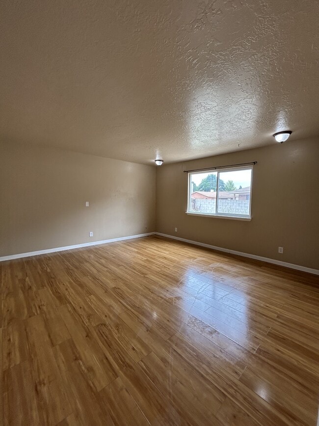 Building Photo - 7061 Luella Anne Dr NE