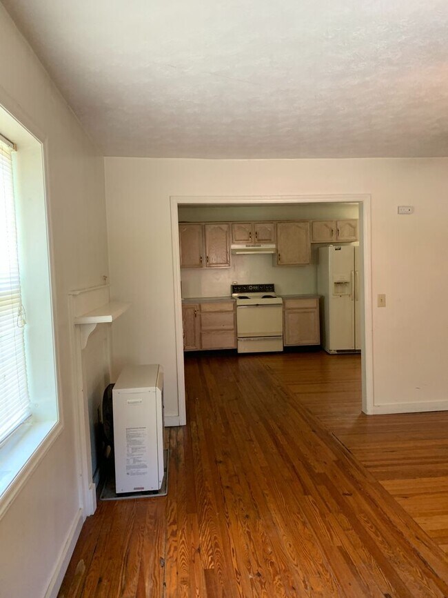 Building Photo - 718 Poplar Grove Rd