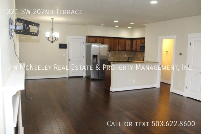 Building Photo - Upscale 3 Bedroom Home in Baseline Woods!