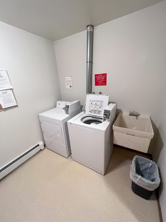 Building Photo - 1 bed, 1 bath close proximity to downtown!