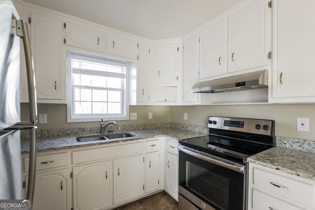 Building Photo - 2664 Windage Dr SW