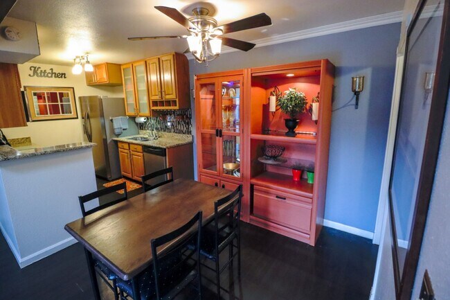 Building Photo - 10150 E Virginia Ave