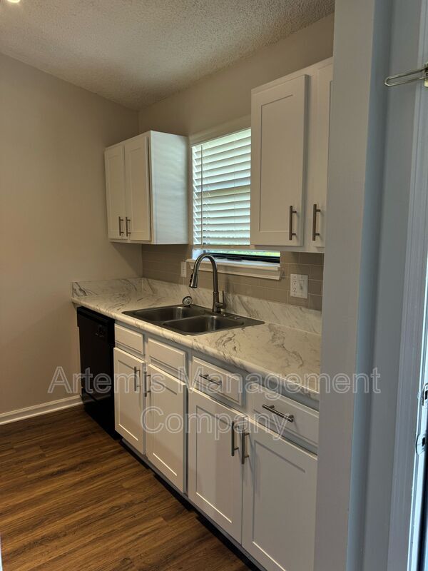 Building Photo - 1278 Montecello Dr