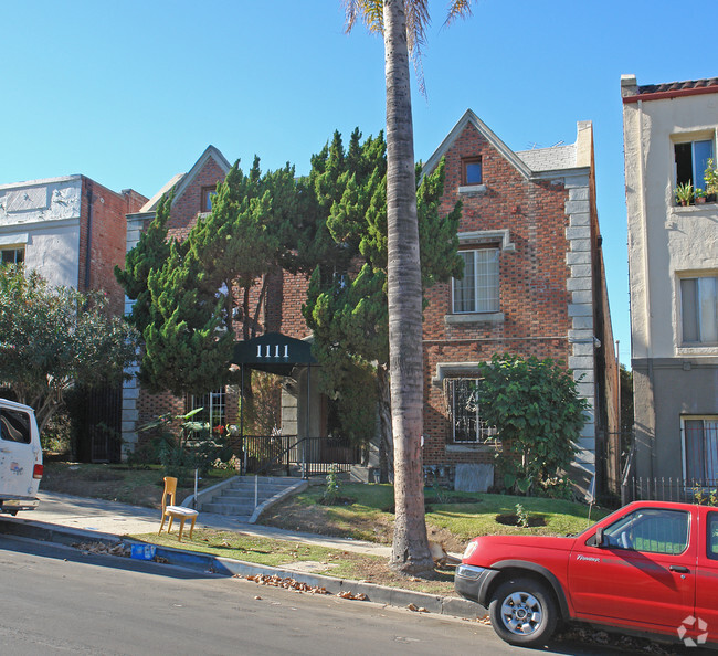 Building Photo - Burton Manor Apartments