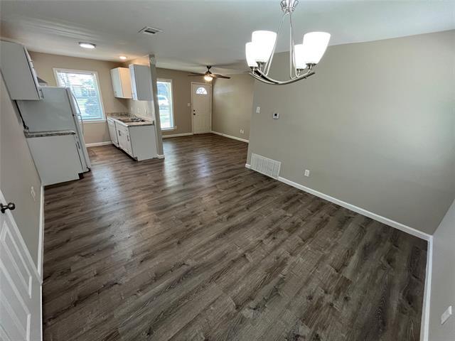 Building Photo - 13020 Spring Oak Dr