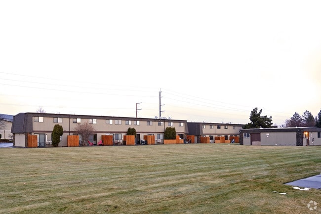 Building Photo - Rim Rock Villa Apartments