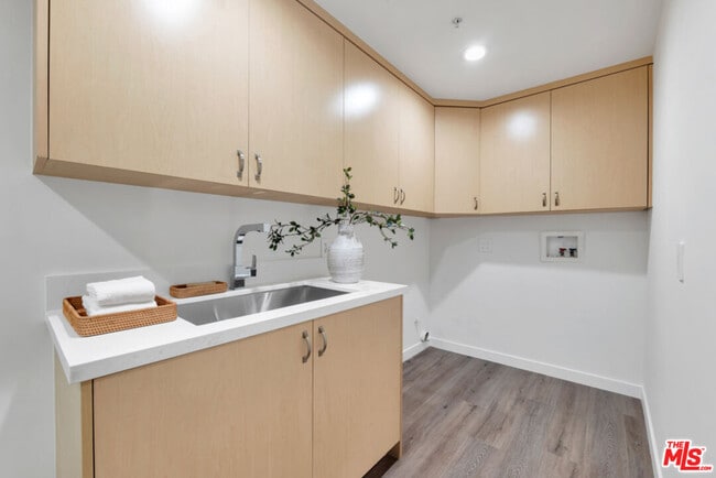 Building Photo - 3116 Elvido Dr