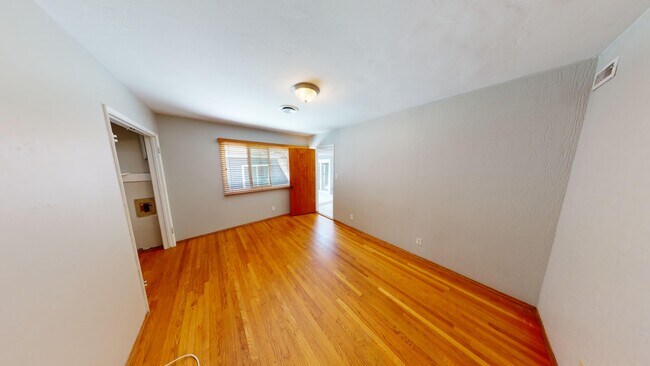 Building Photo - 6145 Mary Ln Dr