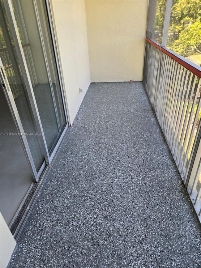Building Photo - 13455 SW 9th Ct