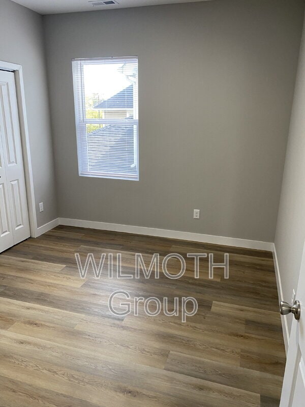 Building Photo - 929 N Beville Ave