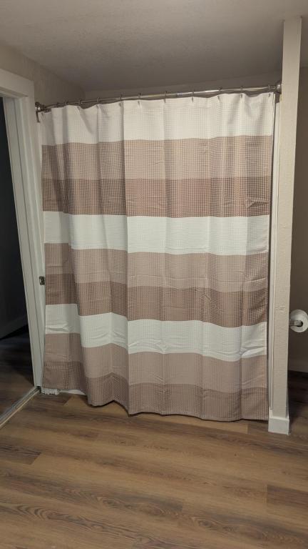 Building Photo - 209 S Center St