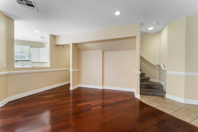 Building Photo - 28225 Clementine Dr