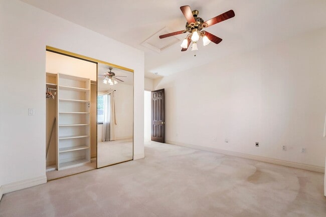 Building Photo - Luxury Lake Las Vegas Estate in Guard-Gated SouthShore Community!