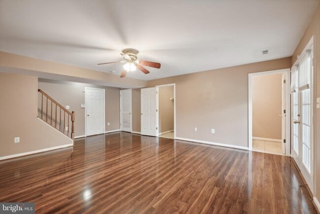 Building Photo - 641 Springhouse Square SE