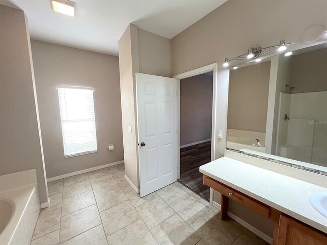 Building Photo - 7 Zither Ct