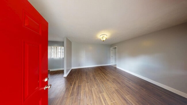 Building Photo - 3BR/1BA HOUSE - Riverview Area  ** QUICK M...