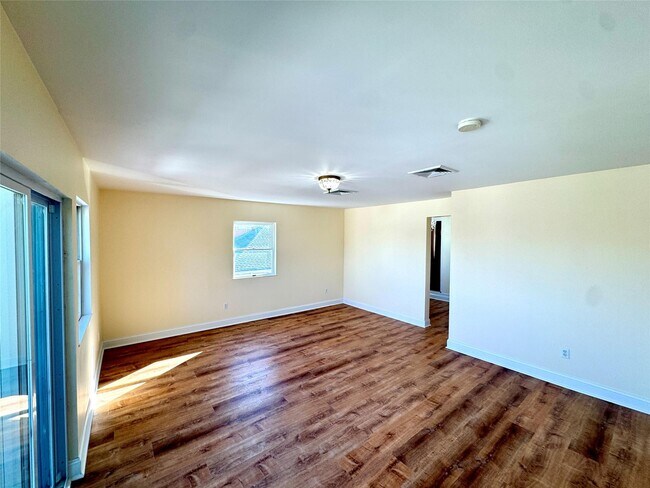 Building Photo - 130 Catskill Ave