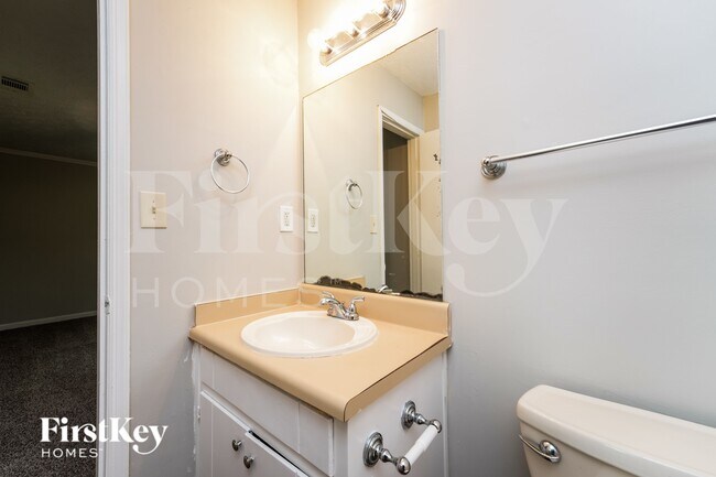 Building Photo - 1408 Meadowind Ct SW