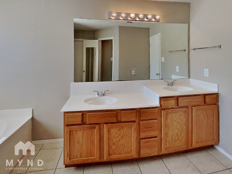 Building Photo - 5505 Stonemoss Dr