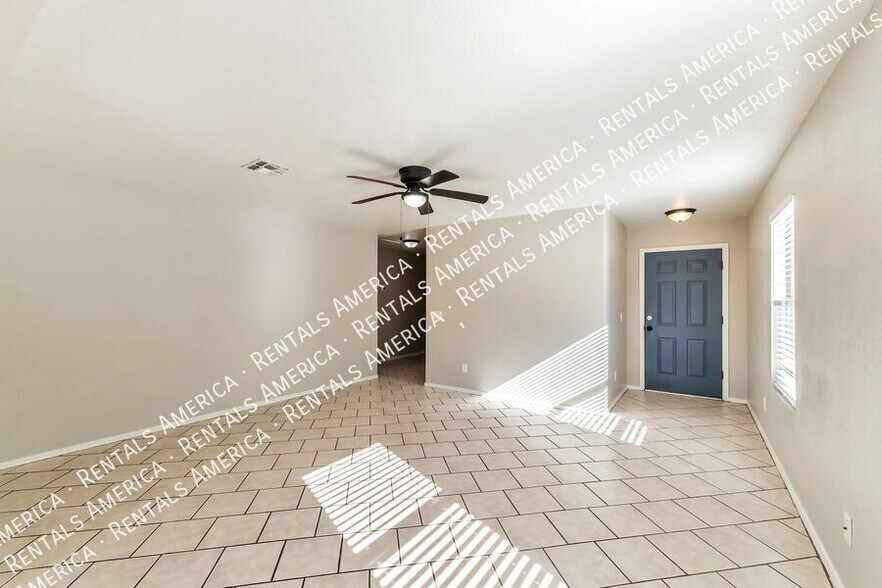 Building Photo - 6244 S Sarah Elizabeth Dr