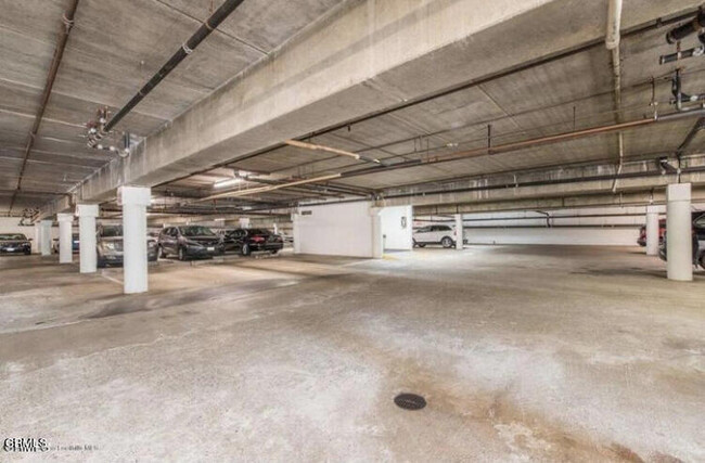Building Photo - 497 S El Molino Ave