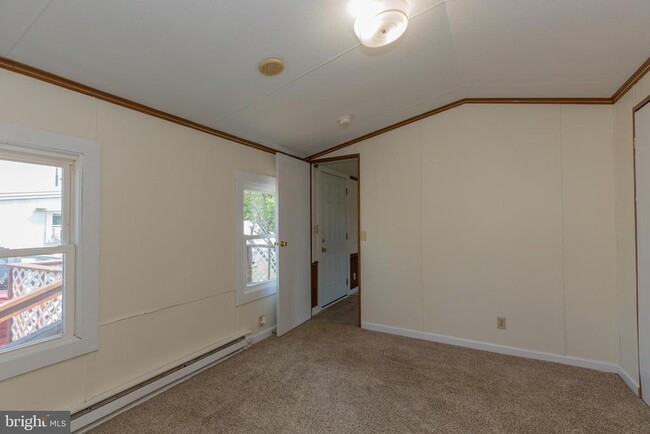 Building Photo - 126 Fabric Dr