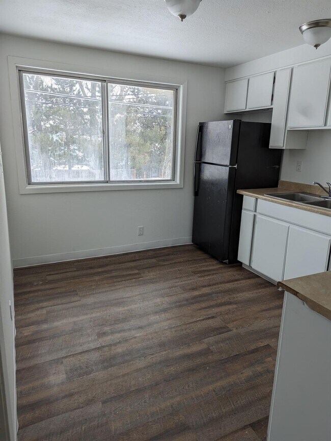 Building Photo - 1485 Benton St