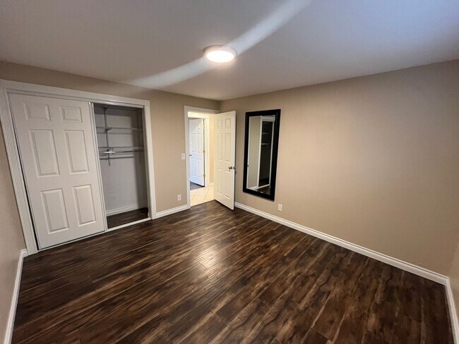 Building Photo - Single Level Home Close to Downtown Redmond - Yard Care Included