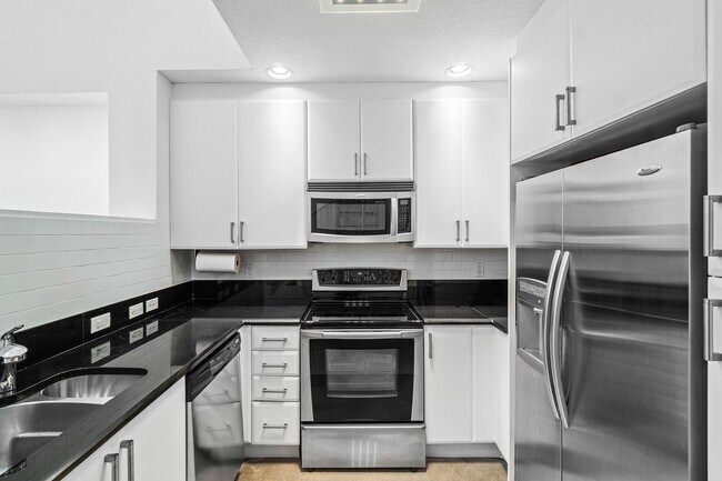 Building Photo - 701 S Olive Ave