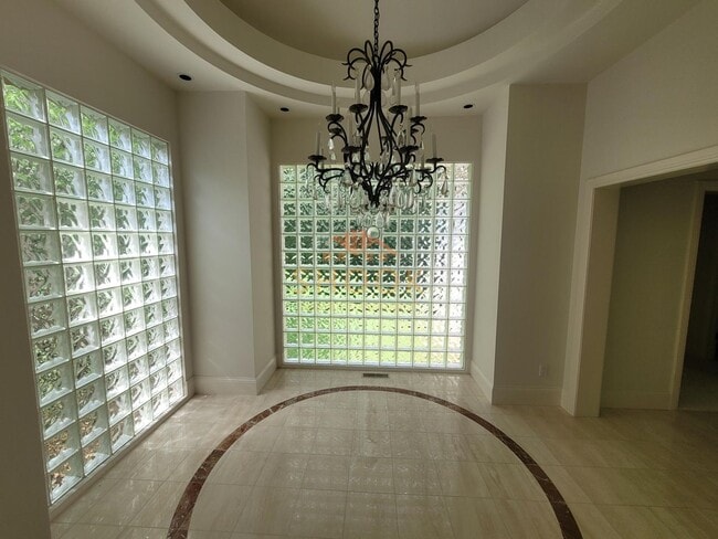 Building Photo - STUNNING LUXURY HOME - EVERYTHING YOU NEED - SHORT-TERM AND FURNISHED OPTIONS AVAILABLE