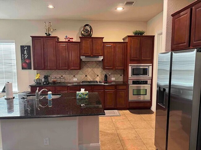Building Photo - Walsh Trails Beautiful Home