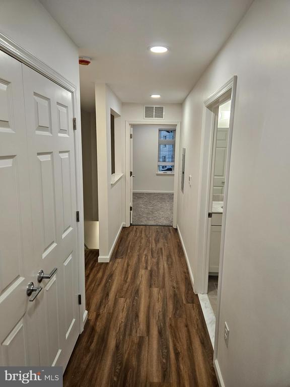 Building Photo - 200 Hamilton Ave