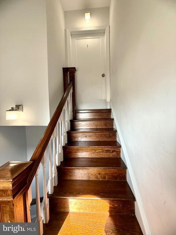 Building Photo - 815 Fayette St