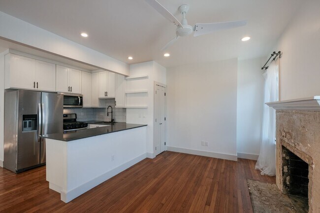 Building Photo - Historic Monte Vista Charm meets Modern Convenience!