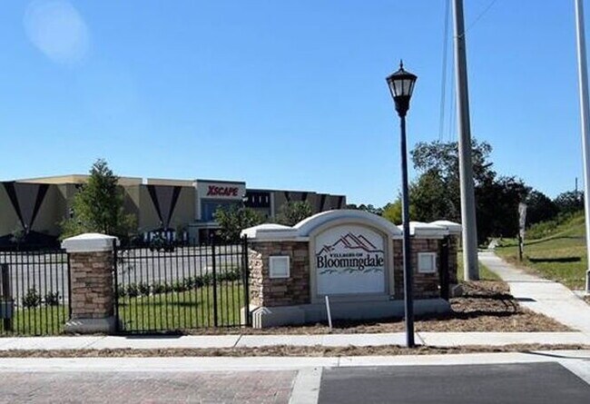 Building Photo - Spacious renovated 3-Bed, 2-Bath in VOB Riverview