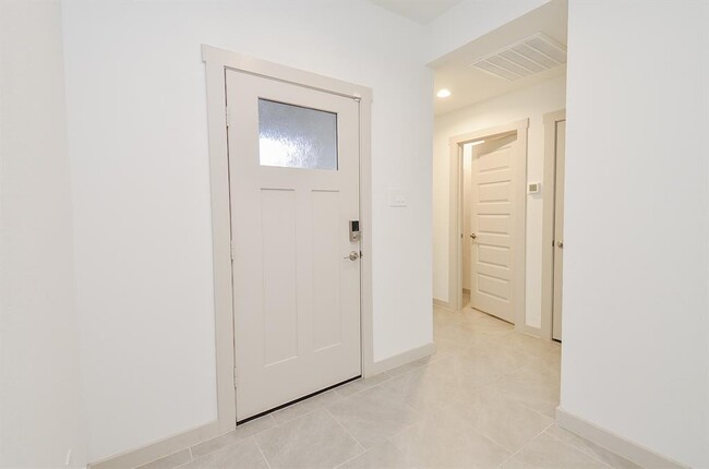 Building Photo - 29510 Cayenne Cir
