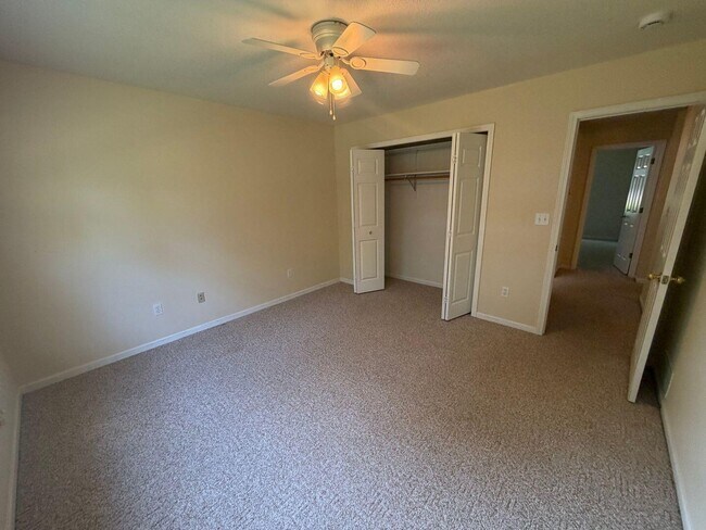 Building Photo - 509 Amazon Dr