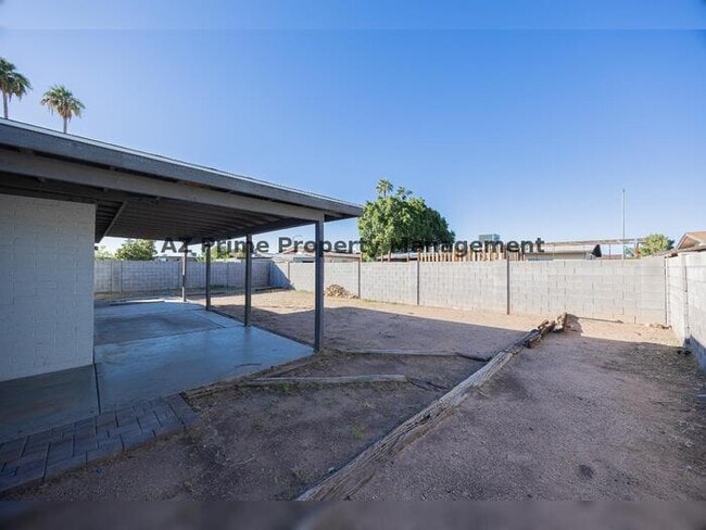 Building Photo - 1838 E Enid Ave