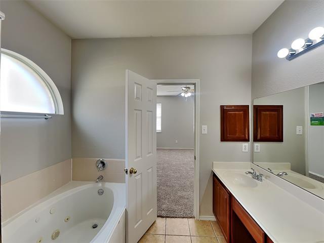 Building Photo - 8209 Swan Park Dr