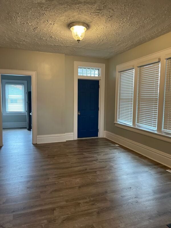 Building Photo - 931-933 E. Whittier Street