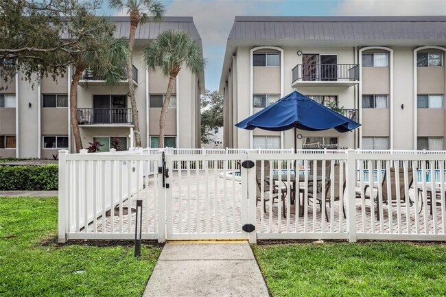 Building Photo - 4606 W Gray St