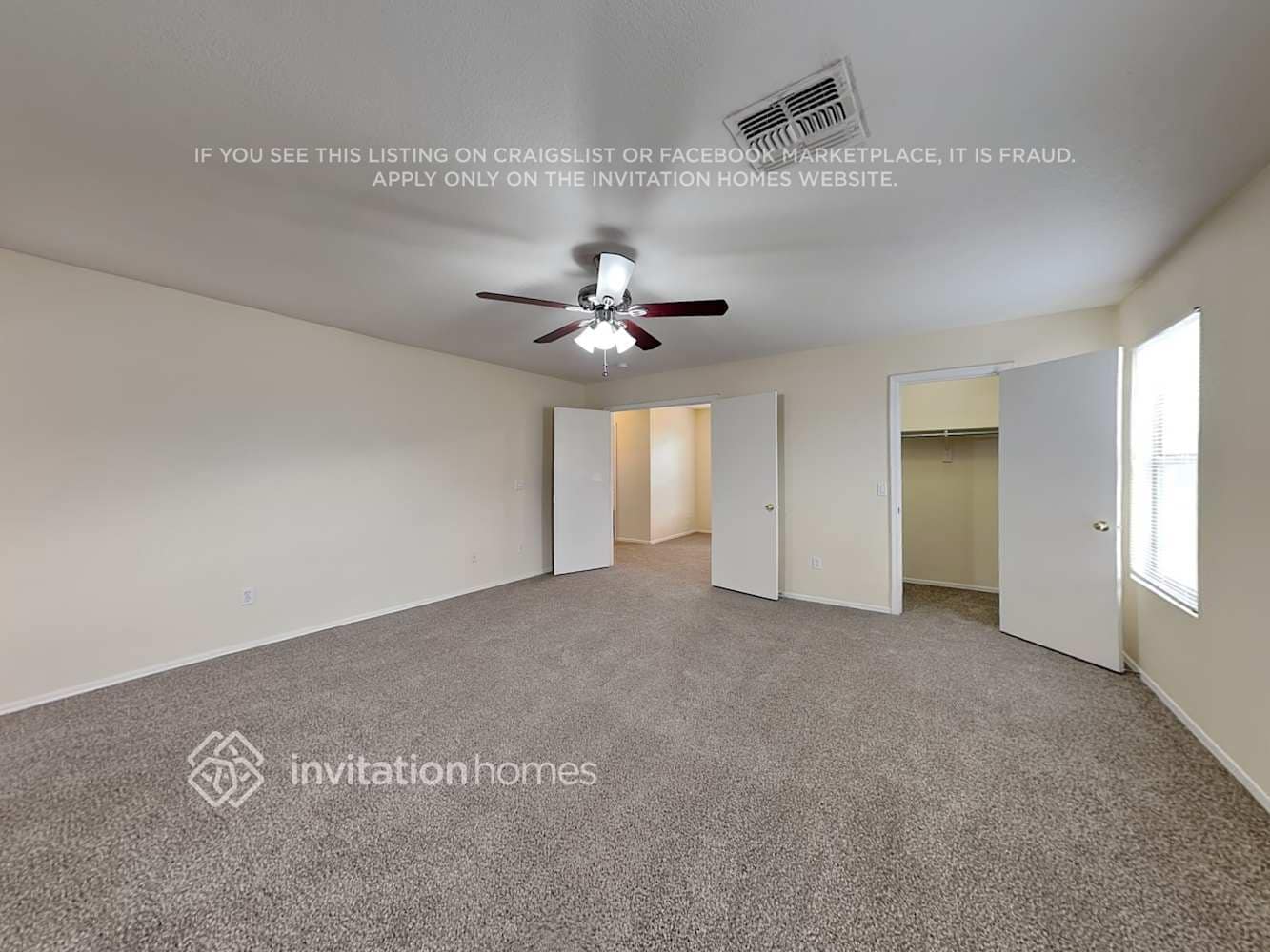 Building Photo - 2415 E Palm Beach Dr