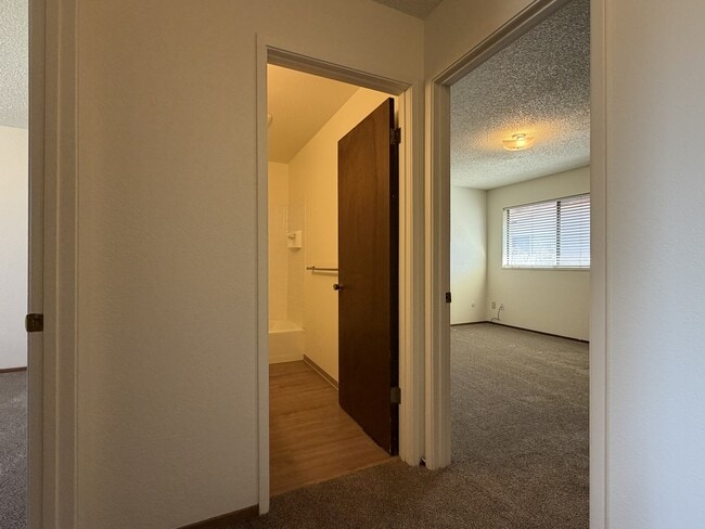 Building Photo - 2214 Myrtle Avenue