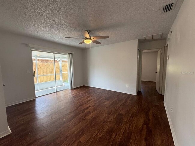 Building Photo - 3153 Bloomingdale Villas Ct